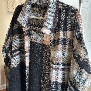 Stunning Torrid one size Ruana soft and beautiful plaid One size